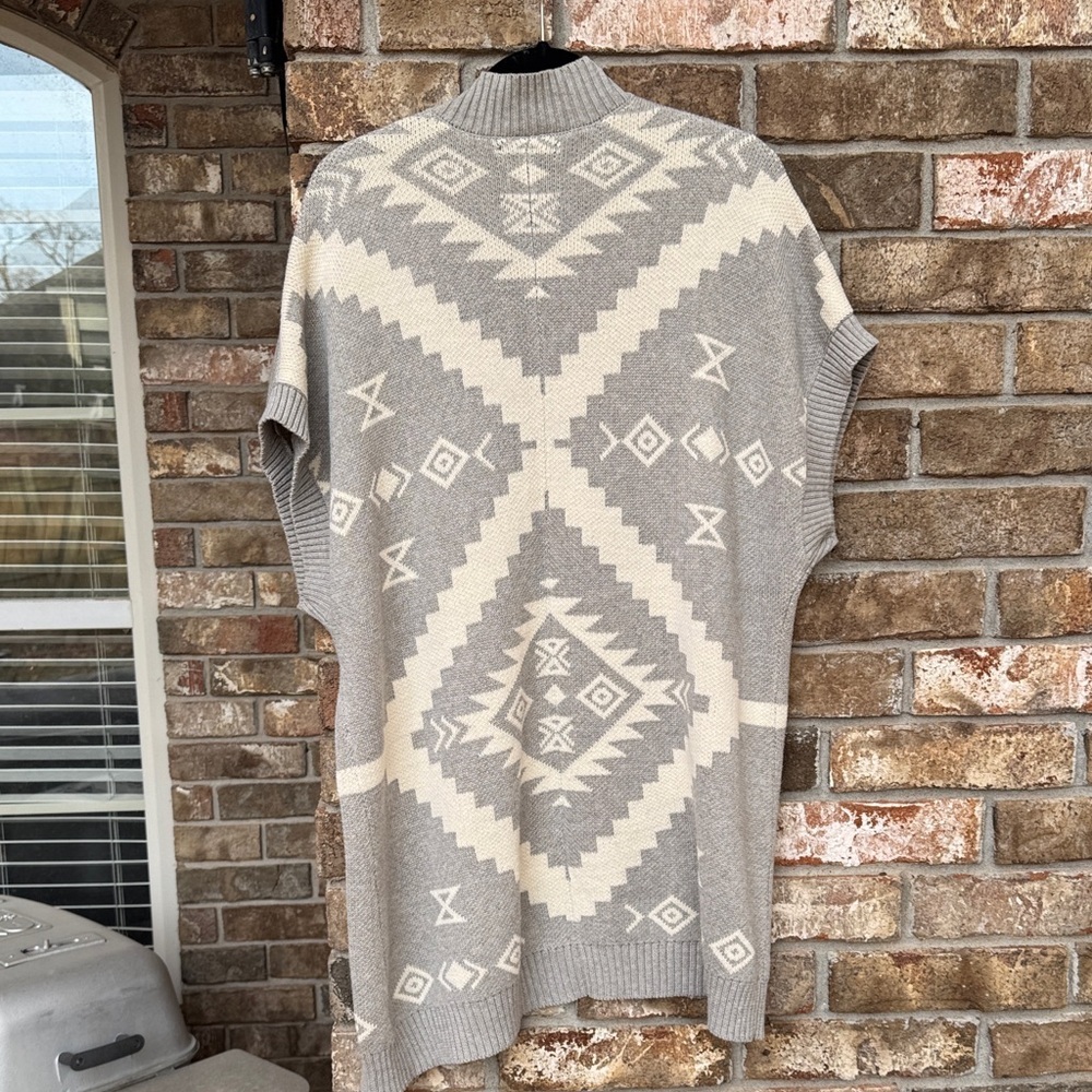 American Living Cream and Gray Santa Fe print Knit Cardigan size large - Picture 4 of 4